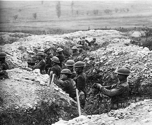 Front-line-trench-in-Northern-France-1914